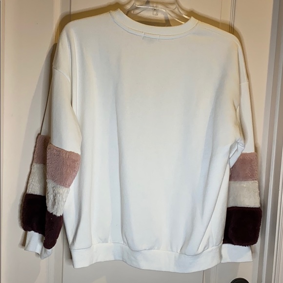 Timing Sweatshirt faux fur detail cream L NWOT - Picture 3 of 4